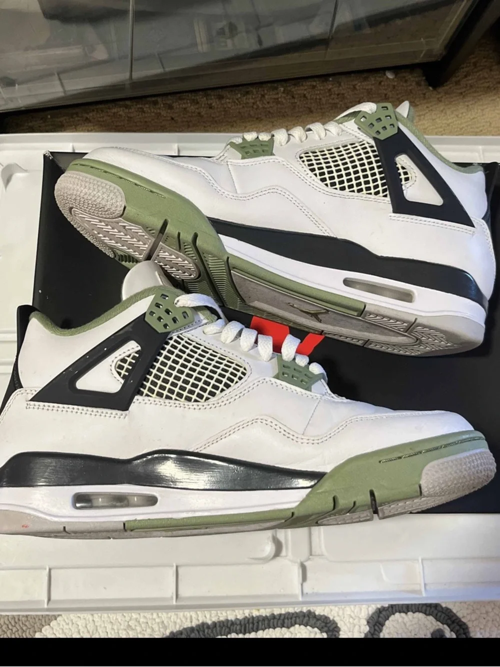 Nike Air Jordan 4 Retro Seafoam AQ9129-103 Women 11/Men 9.5 Green White